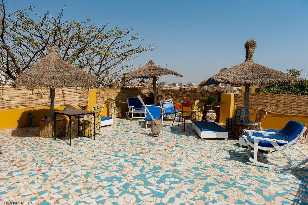 Chez Titi Hotel Сент Луис Екстериор снимка